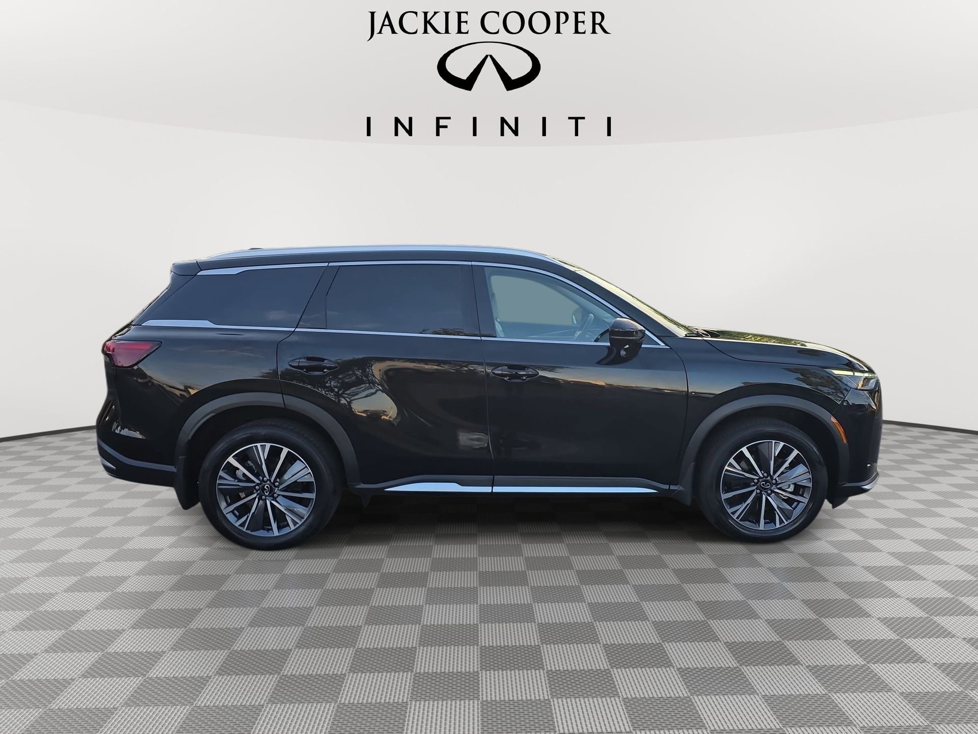 Used 2026 INFINITI QX60 Luxe w/ Cargo Package AWD/4WD image 4