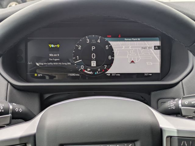 Used 2025 Land Rover Discovery Dynamic SE image 8