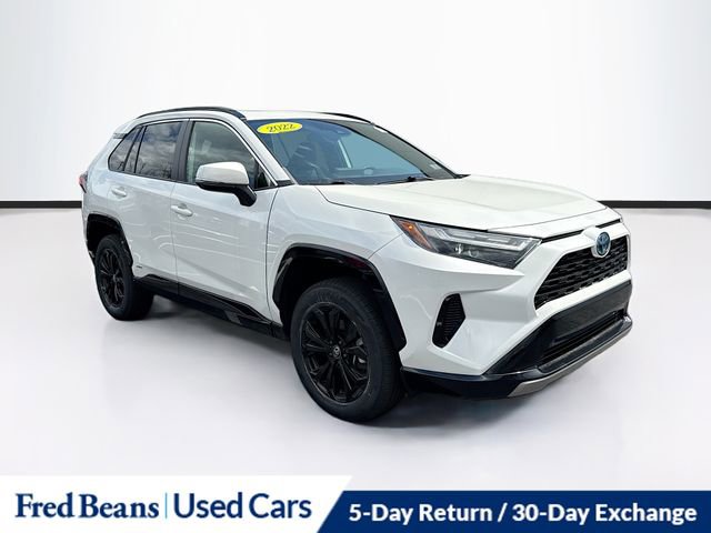 Used 2022 Toyota RAV4 SE w/ Convenience Package image 1