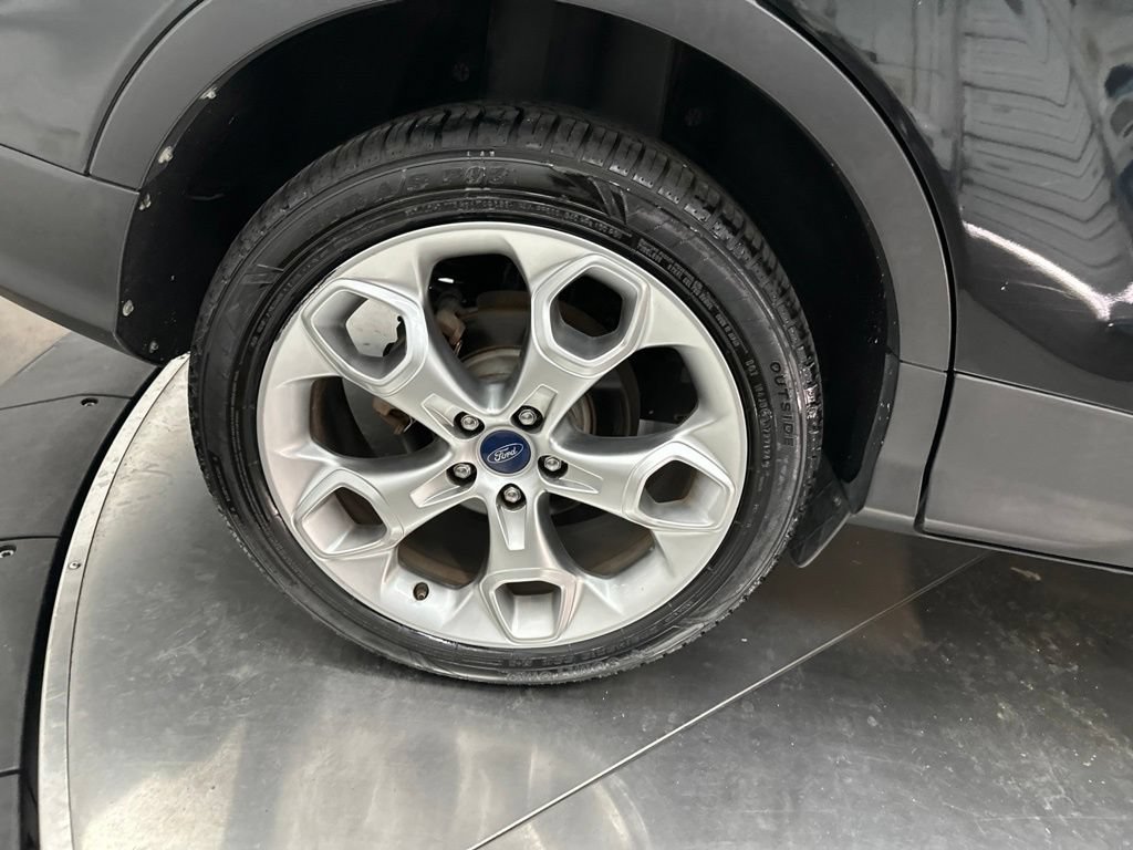 Used 2014 Ford Escape Titanium w/ Equipment Group 401A FWD image 9