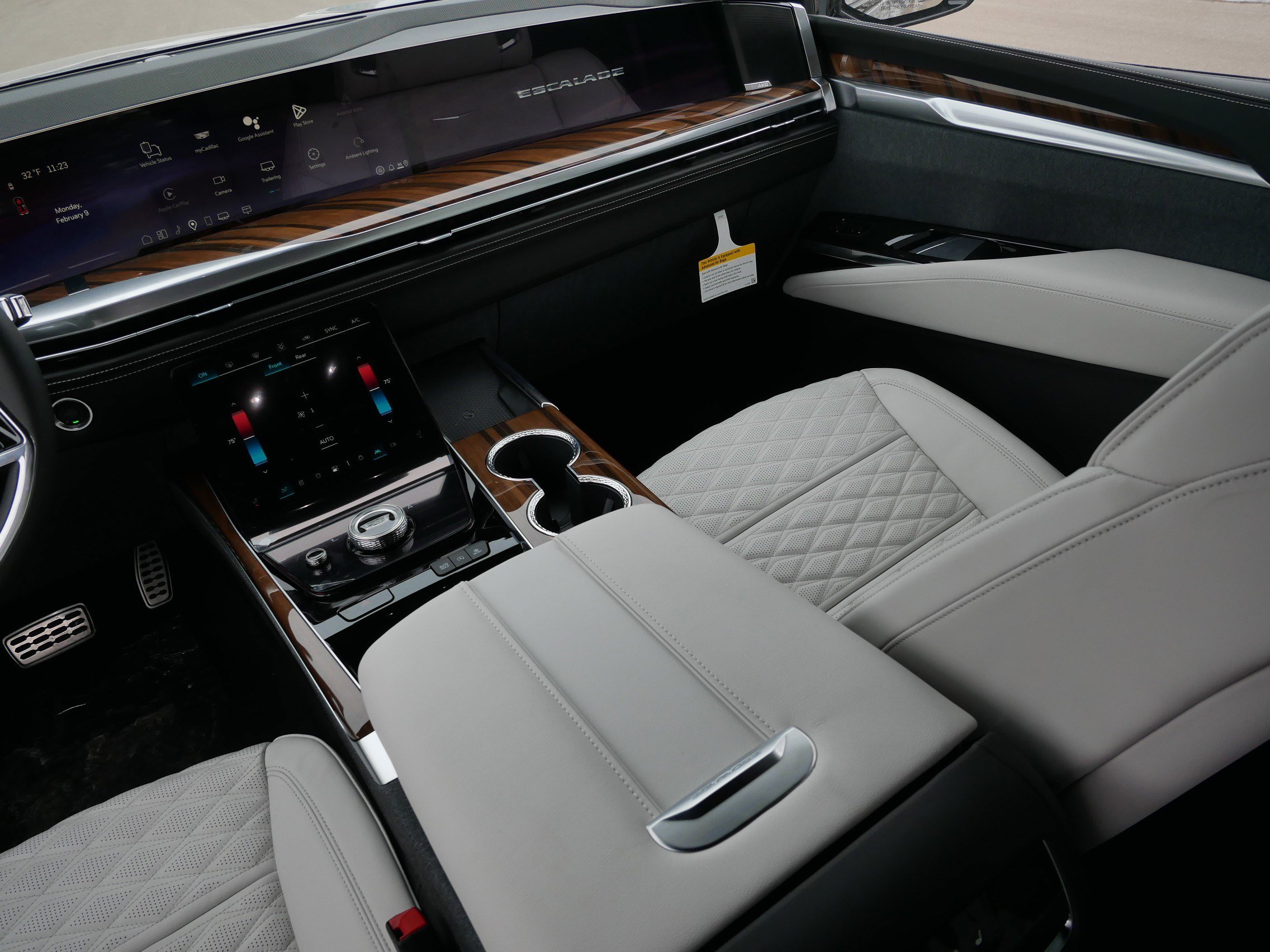 New 2026 Cadillac Escalade Platinum Sport w/ LPO, ONYX Package image 9