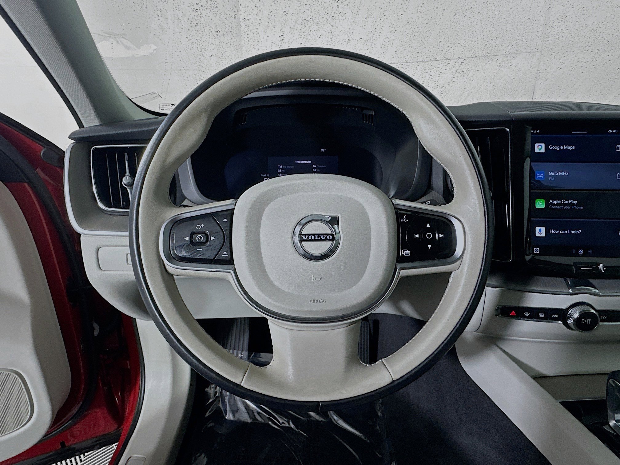 Used 2023 Volvo XC60 B5 Plus w/ Protection Package Premier image 15