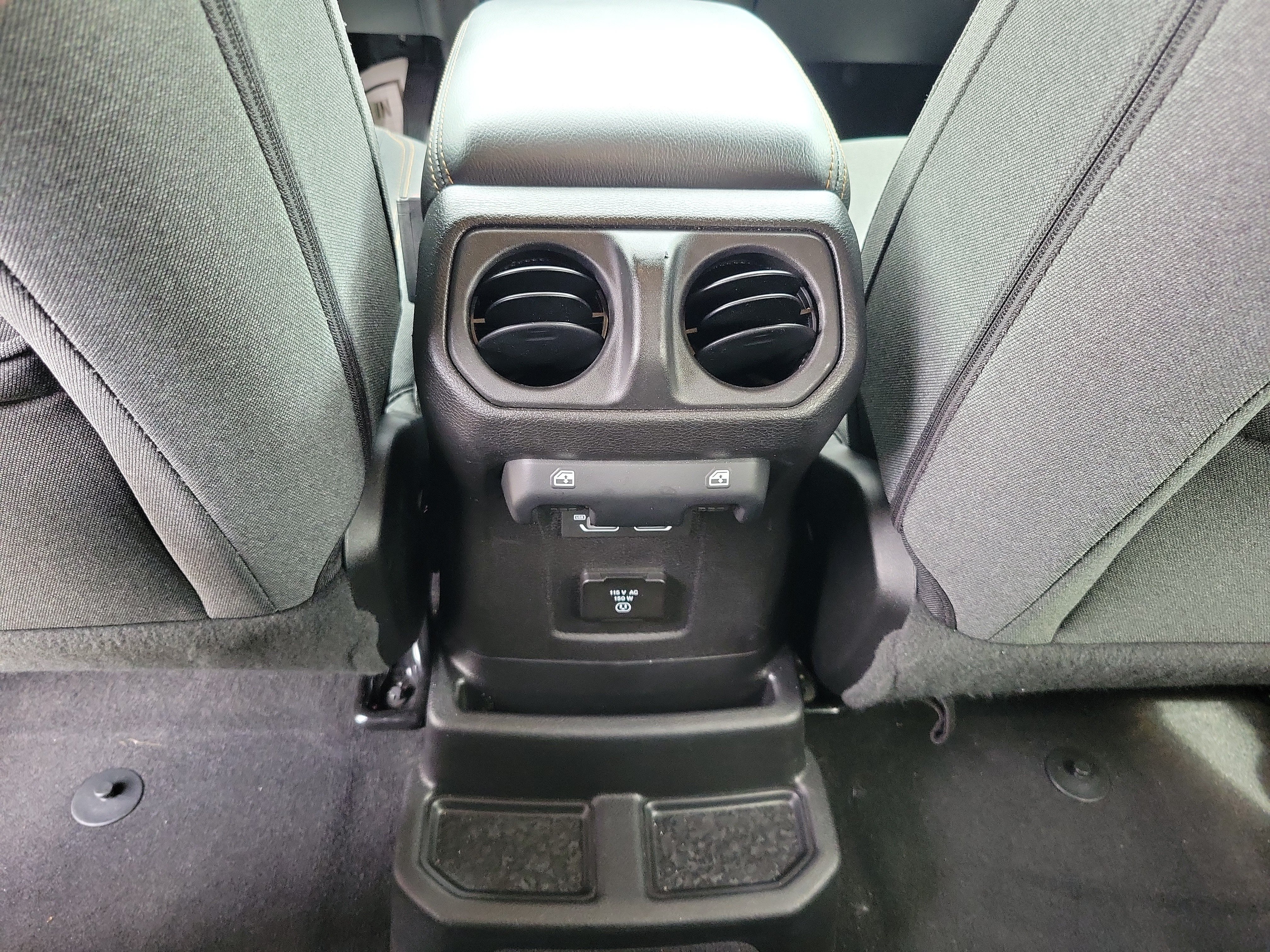 Used 2025 Jeep Wrangler Unlimited Sahara w/ Safety Group AWD/4WD image 9