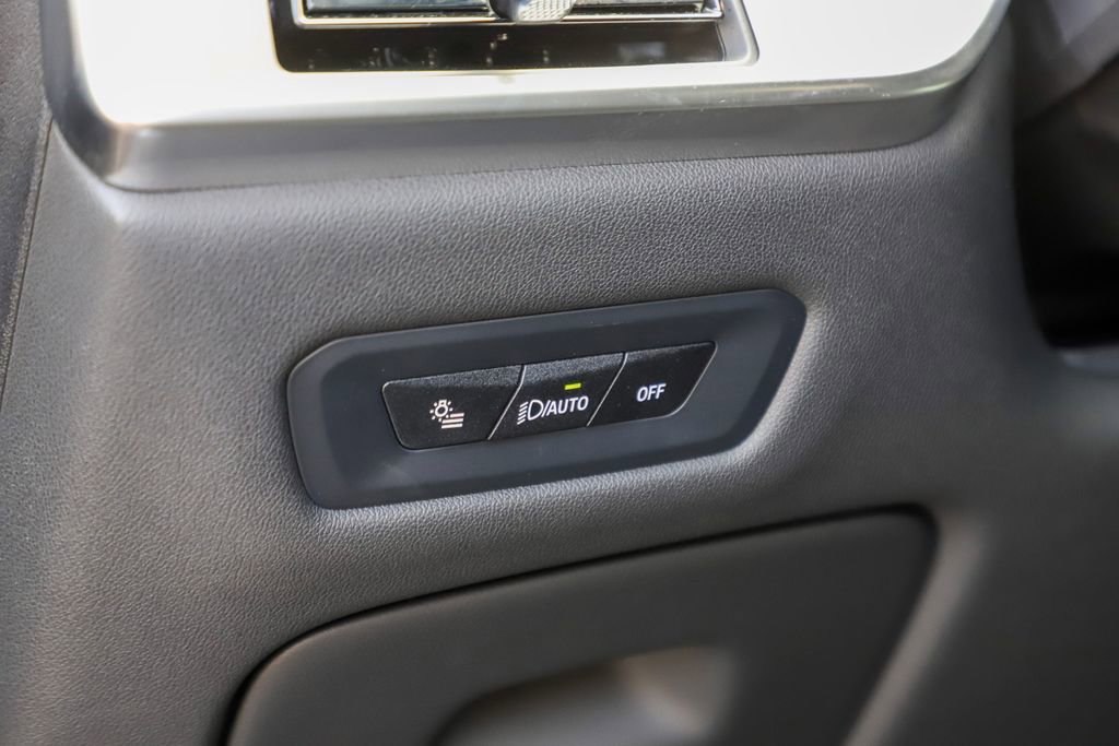 Used 2024 BMW X6 xDrive40i w/ Executive Package image 28