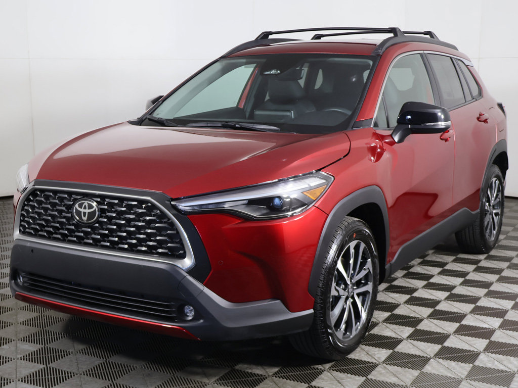 Used 2025 Toyota Corolla Cross XLE FWD image 7