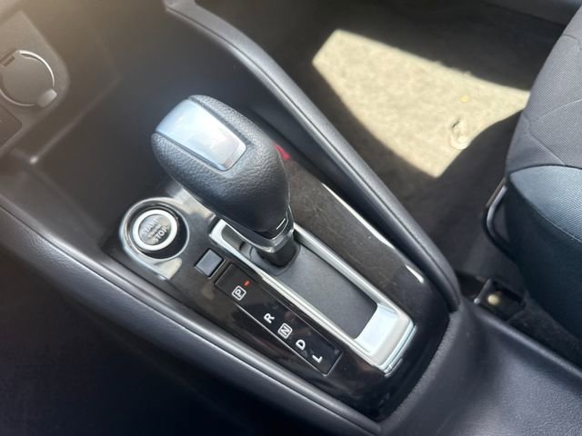 Used 2020 Nissan Kicks S FWD image 28