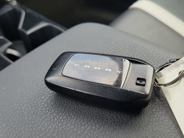 Used 2025 Toyota Camry SE FWD image 36