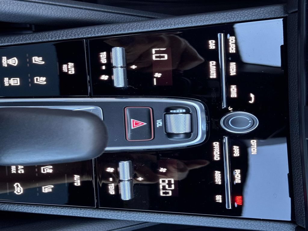 Certified 2023 Porsche Cayenne AWD/4WD image 26