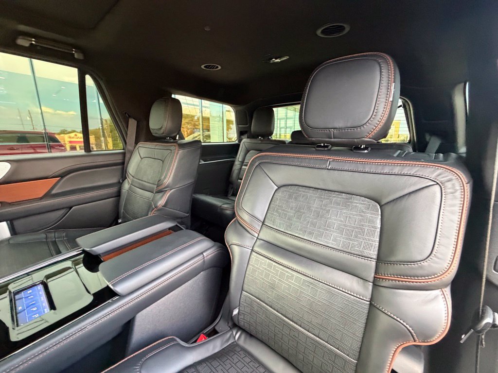 Used 2024 Lincoln Navigator Black Label AWD/4WD image 22