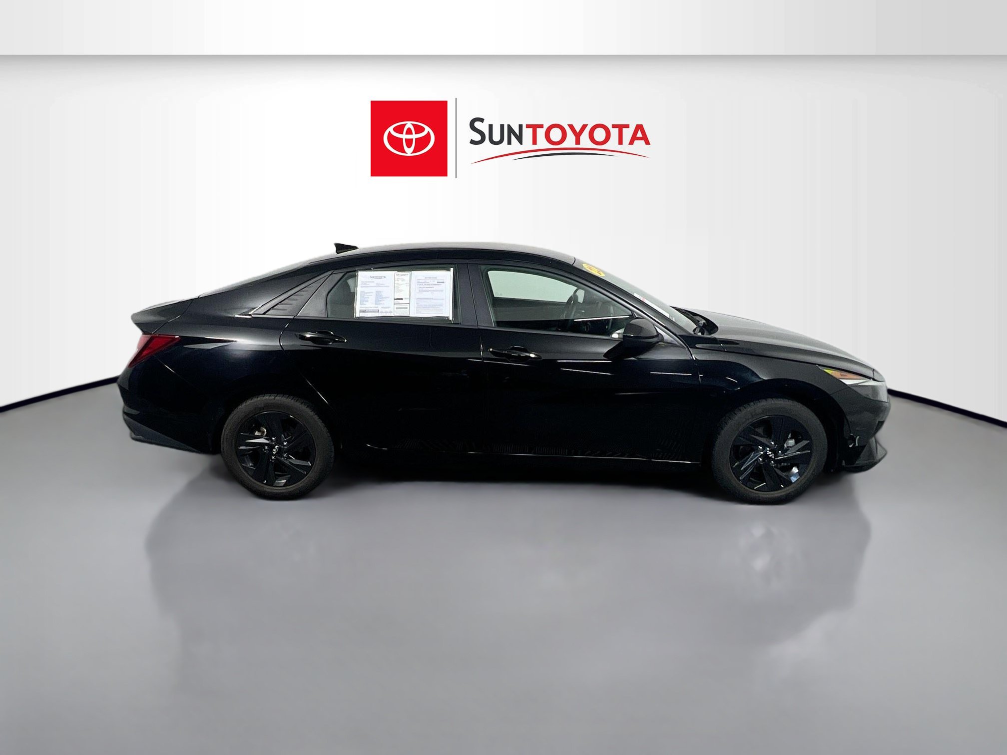 Used 2022 Hyundai Elantra SEL w/ Cargo Package FWD image 1