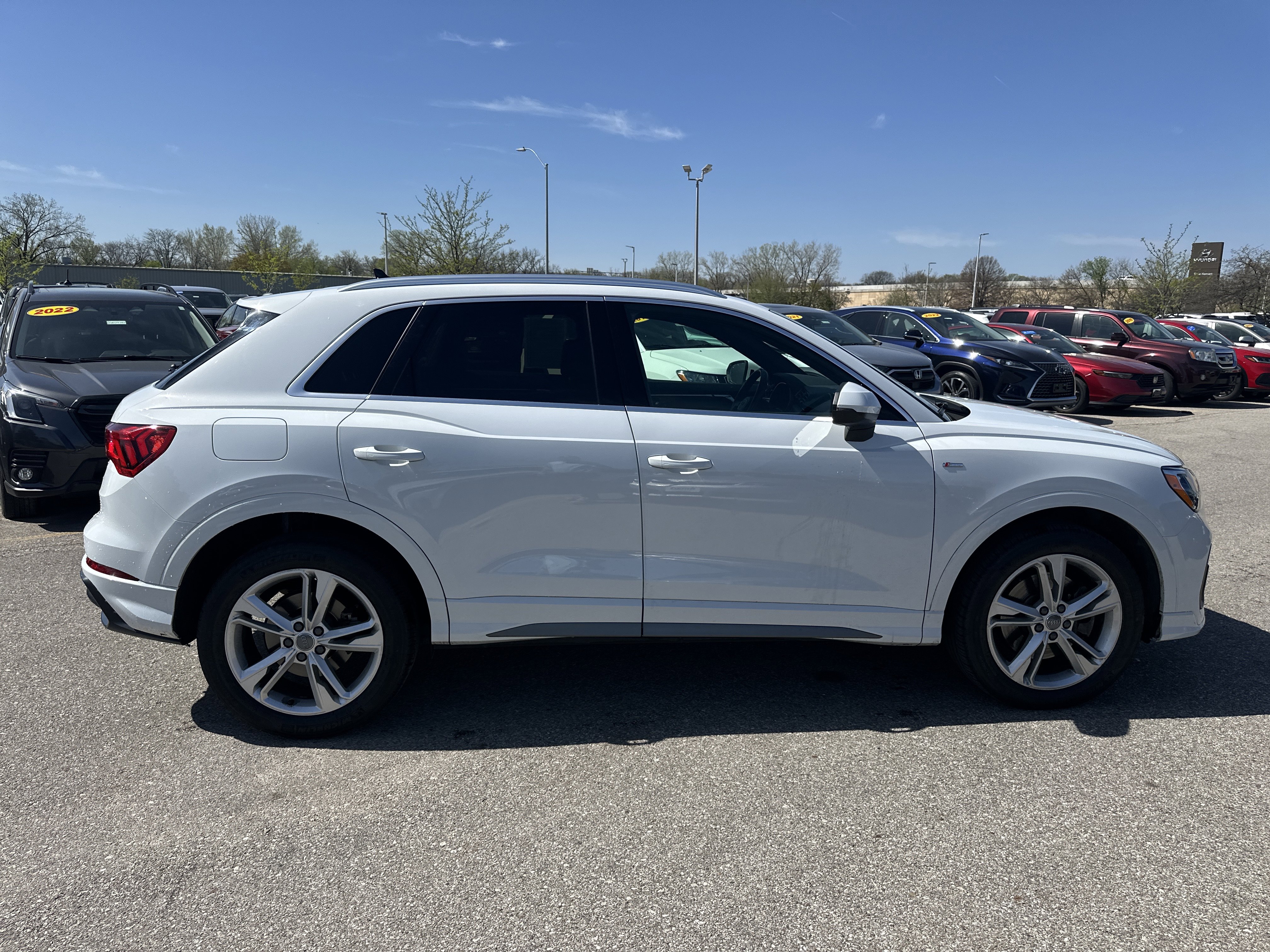 Used 2020 Audi Q3 2.0T Premium AWD/4WD image 3