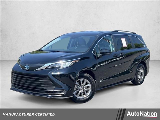 Certified 2023 Toyota Sienna LE FWD image 1