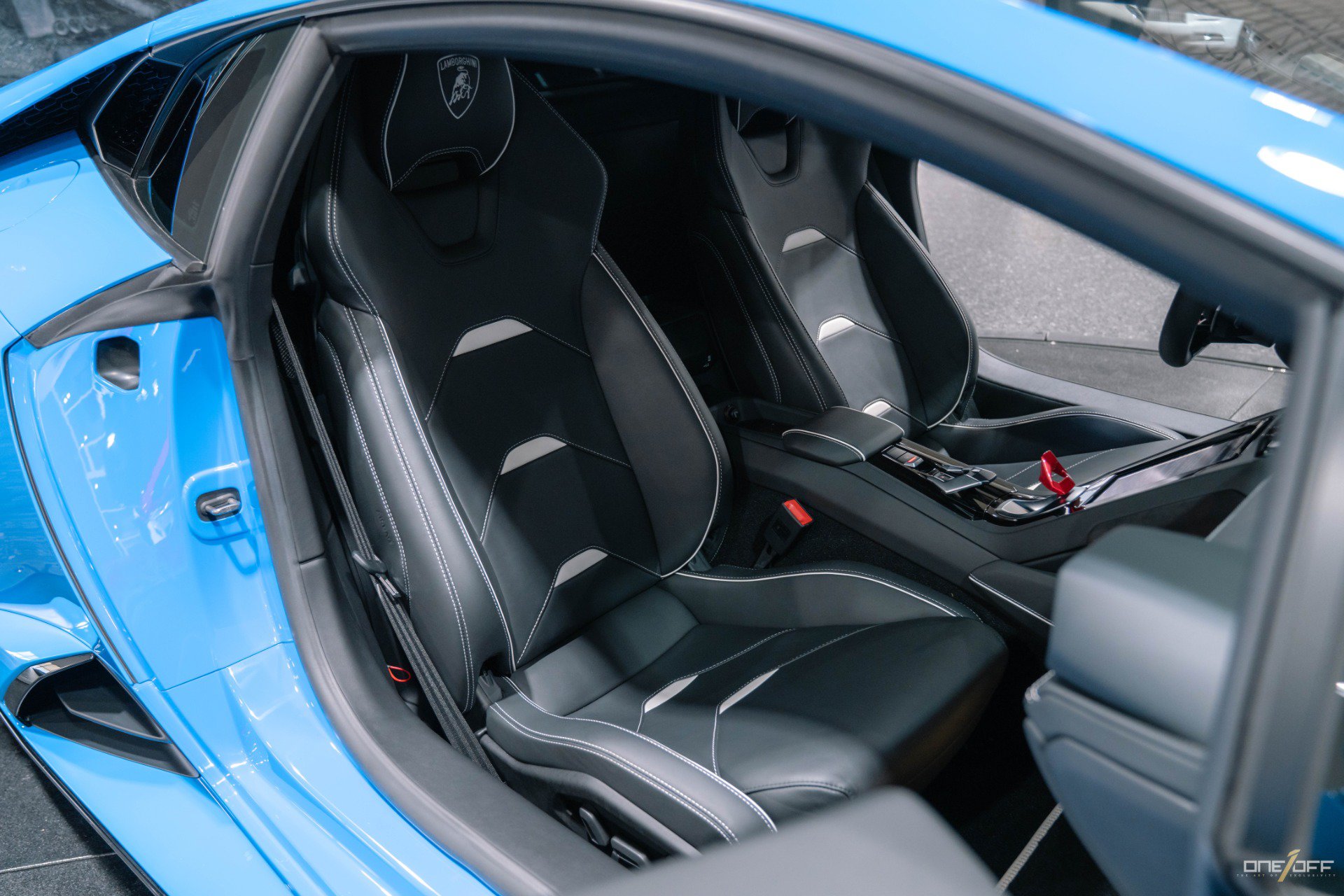 Used 2021 Lamborghini Huracan EVO RWD image 24
