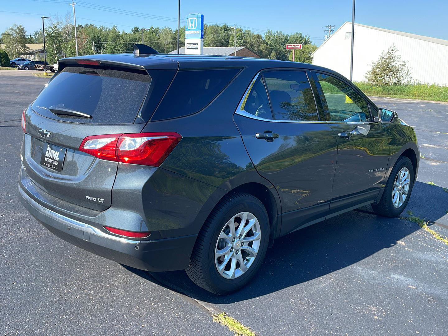Used 2019 Chevrolet Equinox LT w/ Driver Convenience Package AWD/4WD image 9