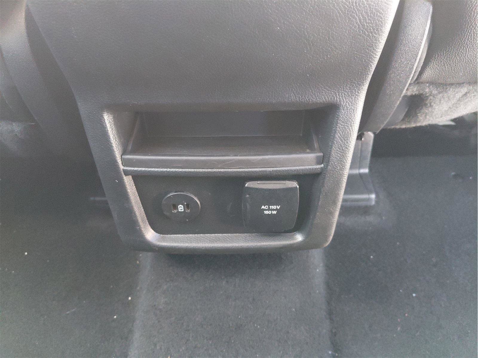 Used 2024 Ford Edge Titanium image 26