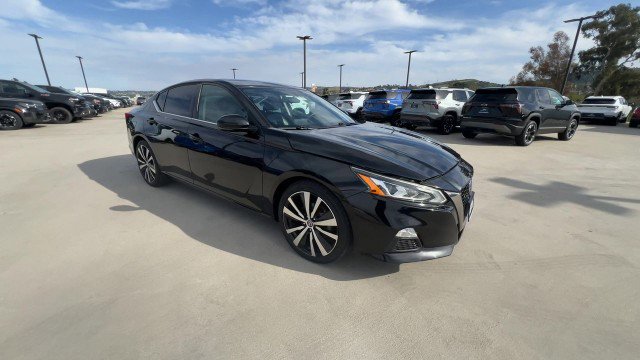 Used 2019 Nissan Altima 2.5 SR w/ SR Premium Package FWD image 2