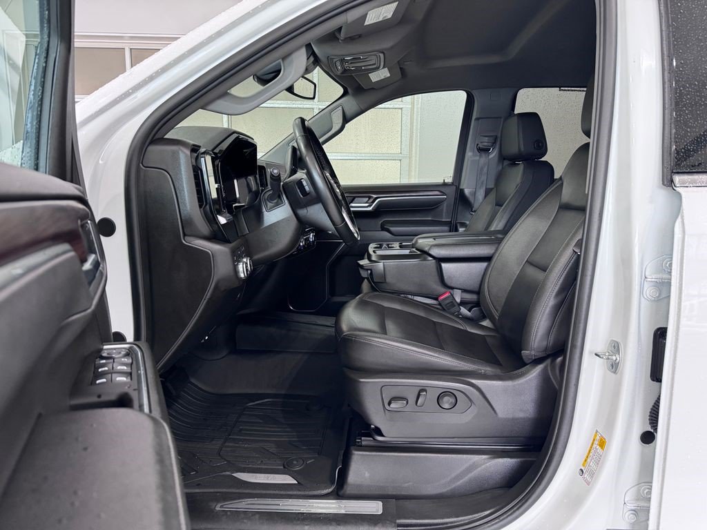 Certified 2025 GMC Sierra 1500 SLT AWD/4WD image 8