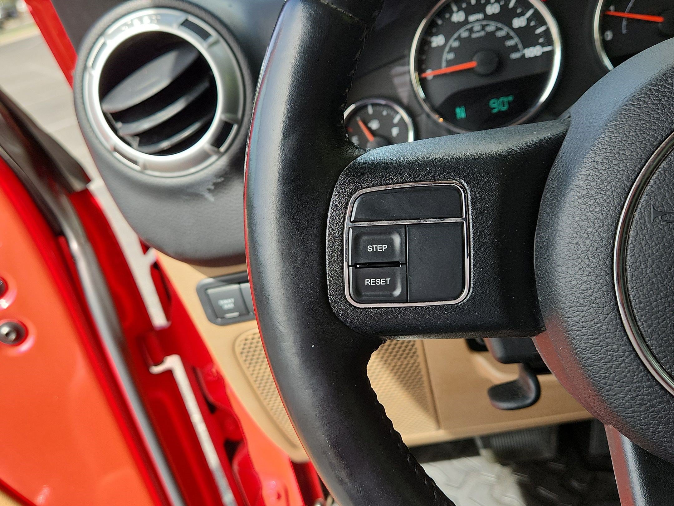 Used 2014 Jeep Wrangler Unlimited Rubicon w/ Max Tow Package AWD/4WD image 15