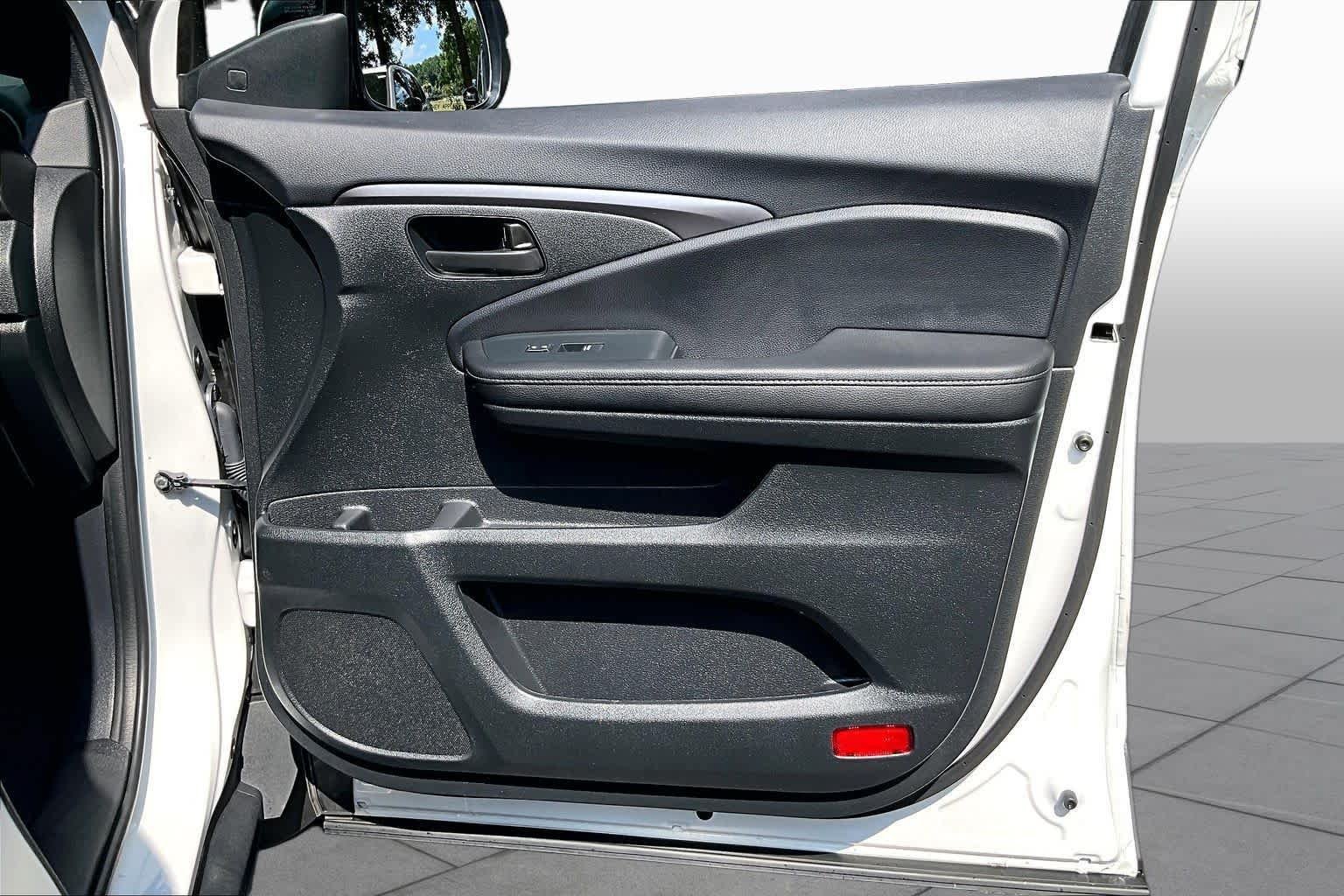 Used 2023 Honda Passport EX-L image 23