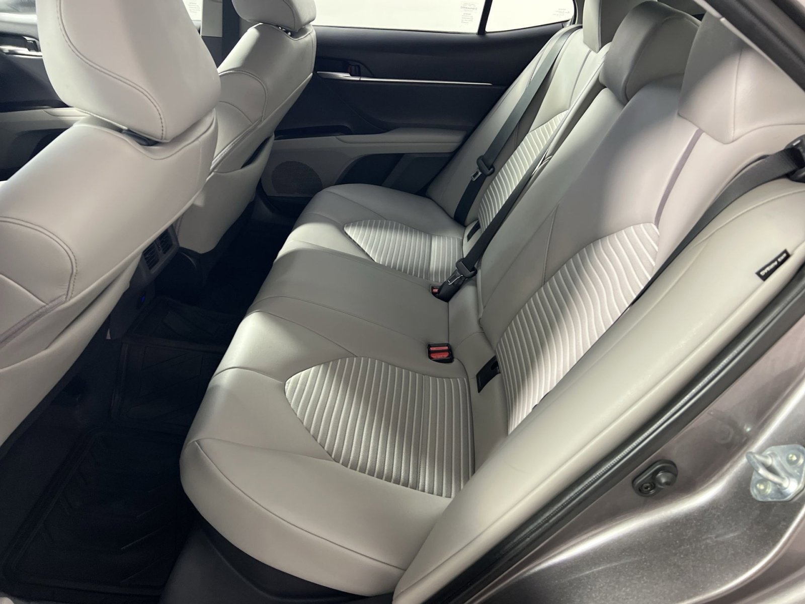 Used 2024 Toyota Camry SE image 25