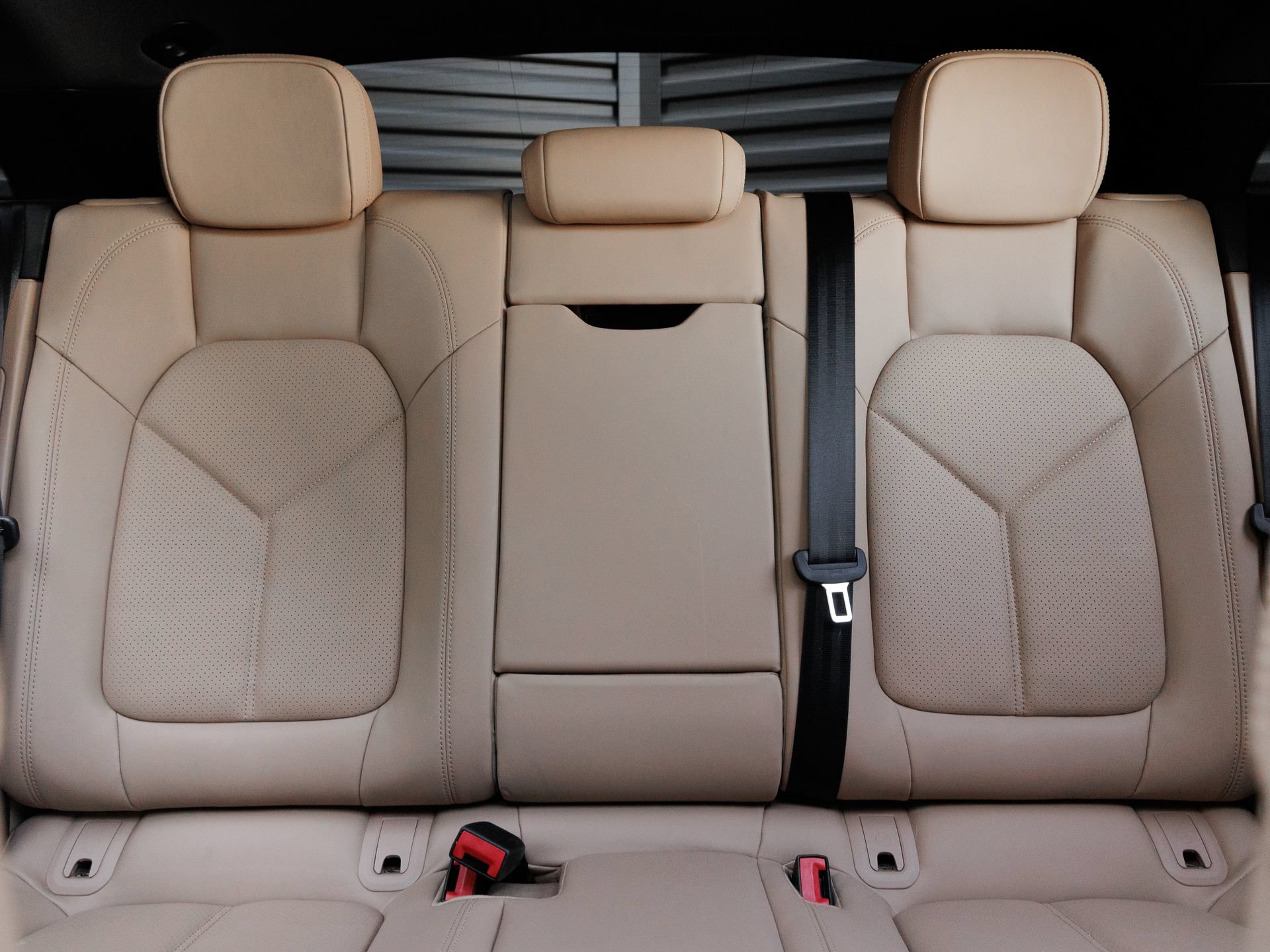 Certified 2026 Porsche Macan AWD/4WD image 24
