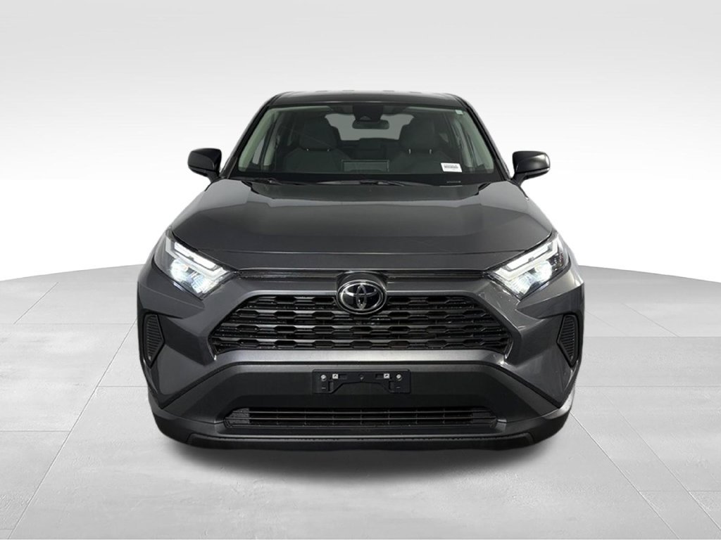 Used 2025 Toyota RAV4 LE AWD/4WD image 8