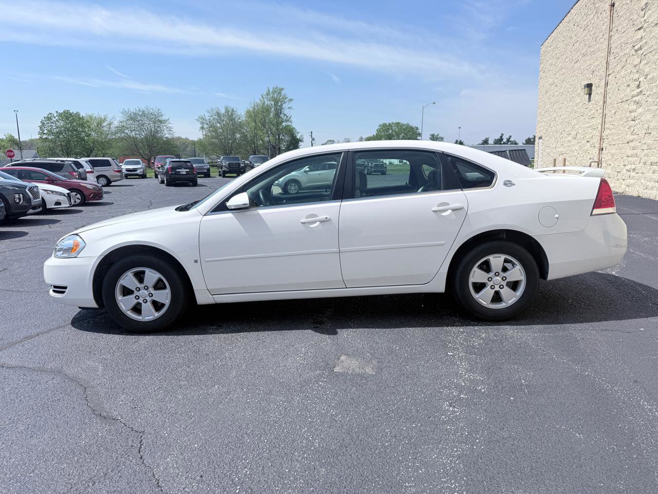 Used 2008 Chevrolet Impala LT FWD image 2