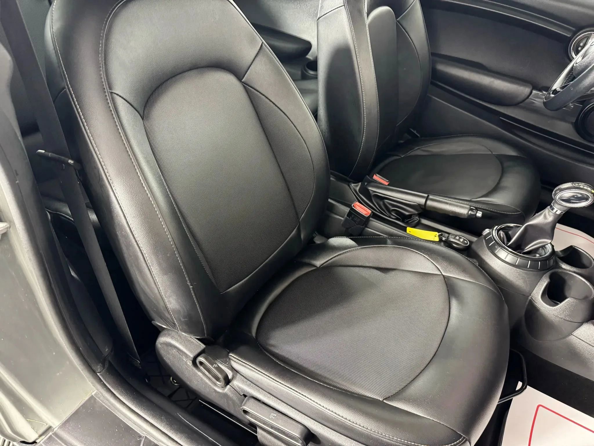 Used 2016 MINI Cooper 2-Door Hardtop image 27