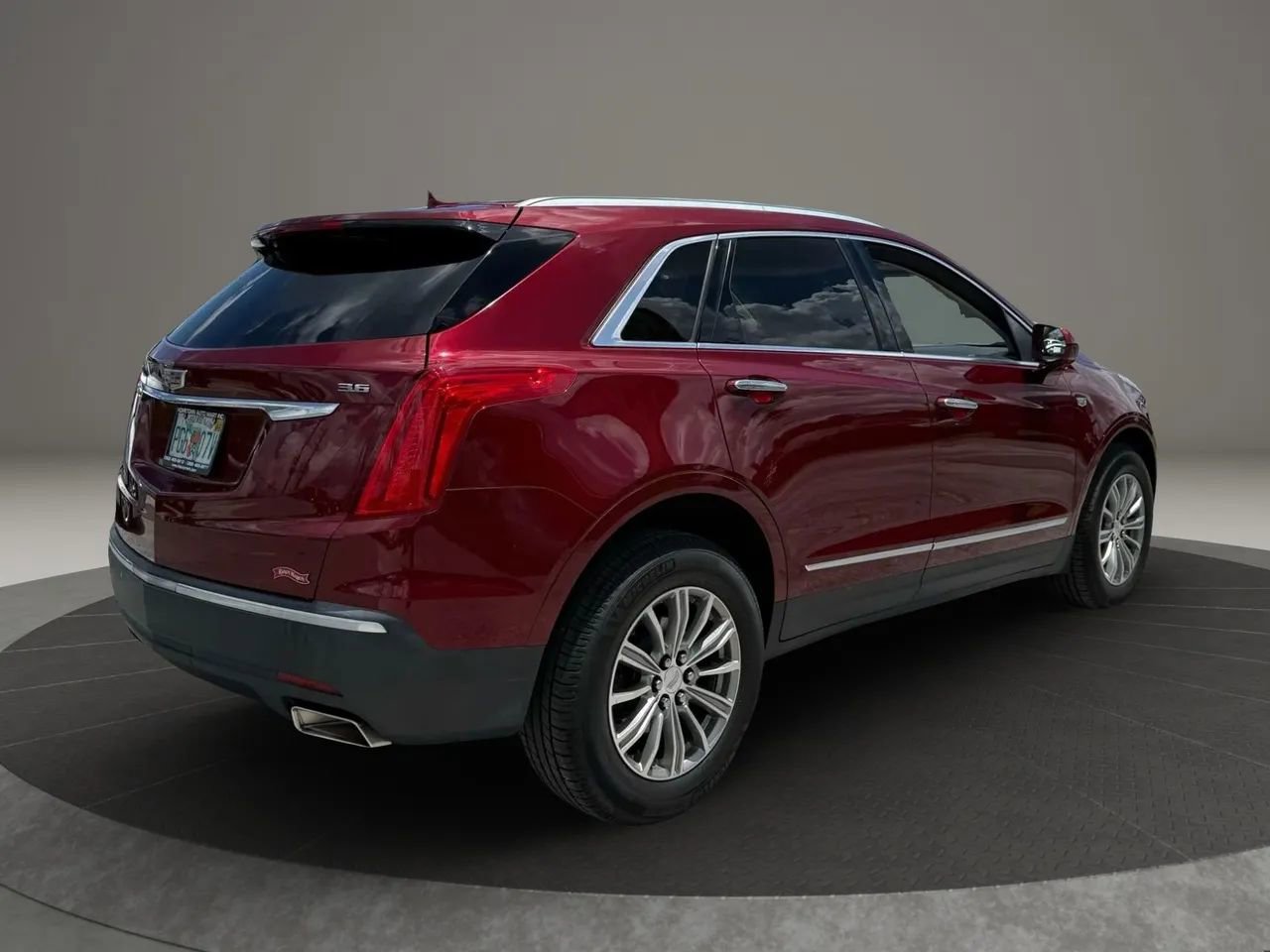 Used 2017 Cadillac XT5 Luxury FWD image 7