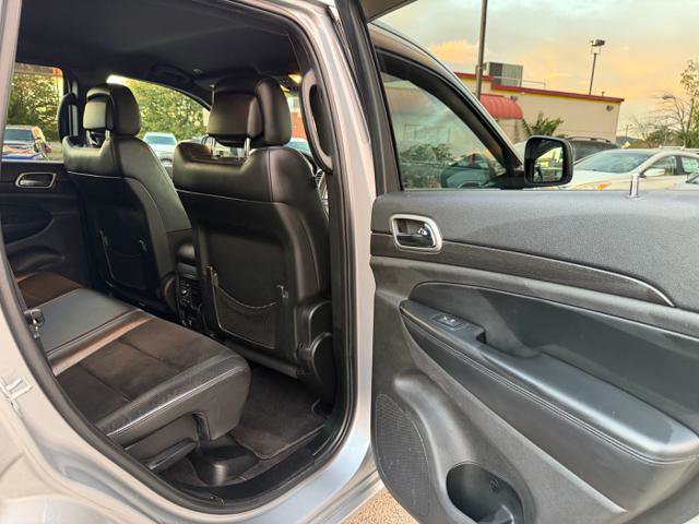 Used 2017 Jeep Grand Cherokee Altitude image 15