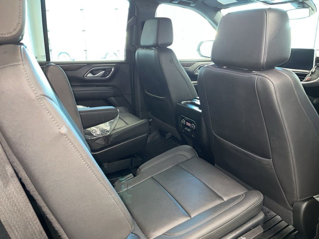 Used 2022 Chevrolet Tahoe LT w/ Luxury Package AWD/4WD image 19