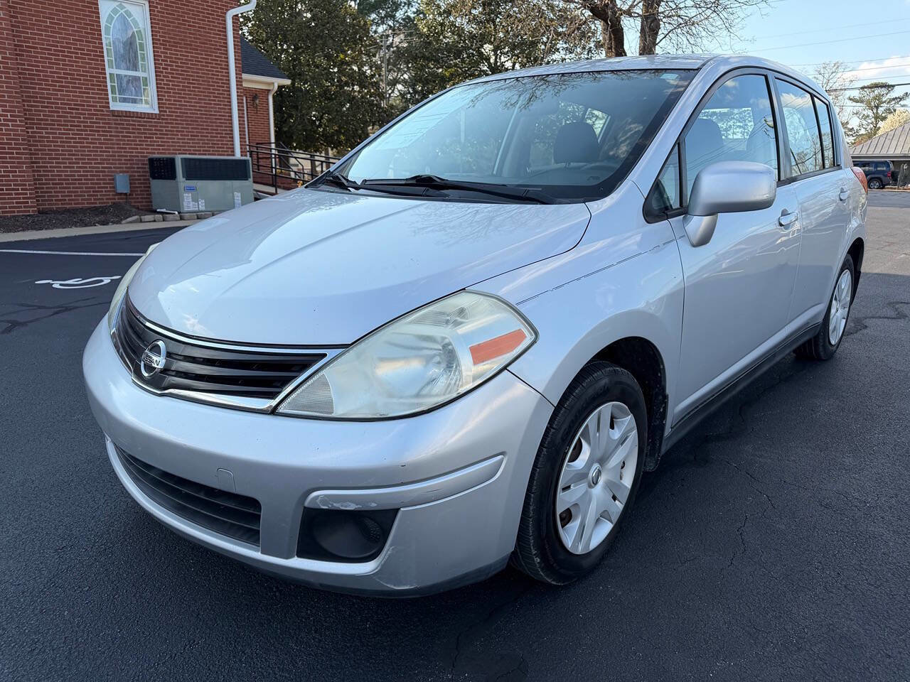 Used 2011 Nissan Versa 1.8 S w/ PWR Plus Pkg image 2
