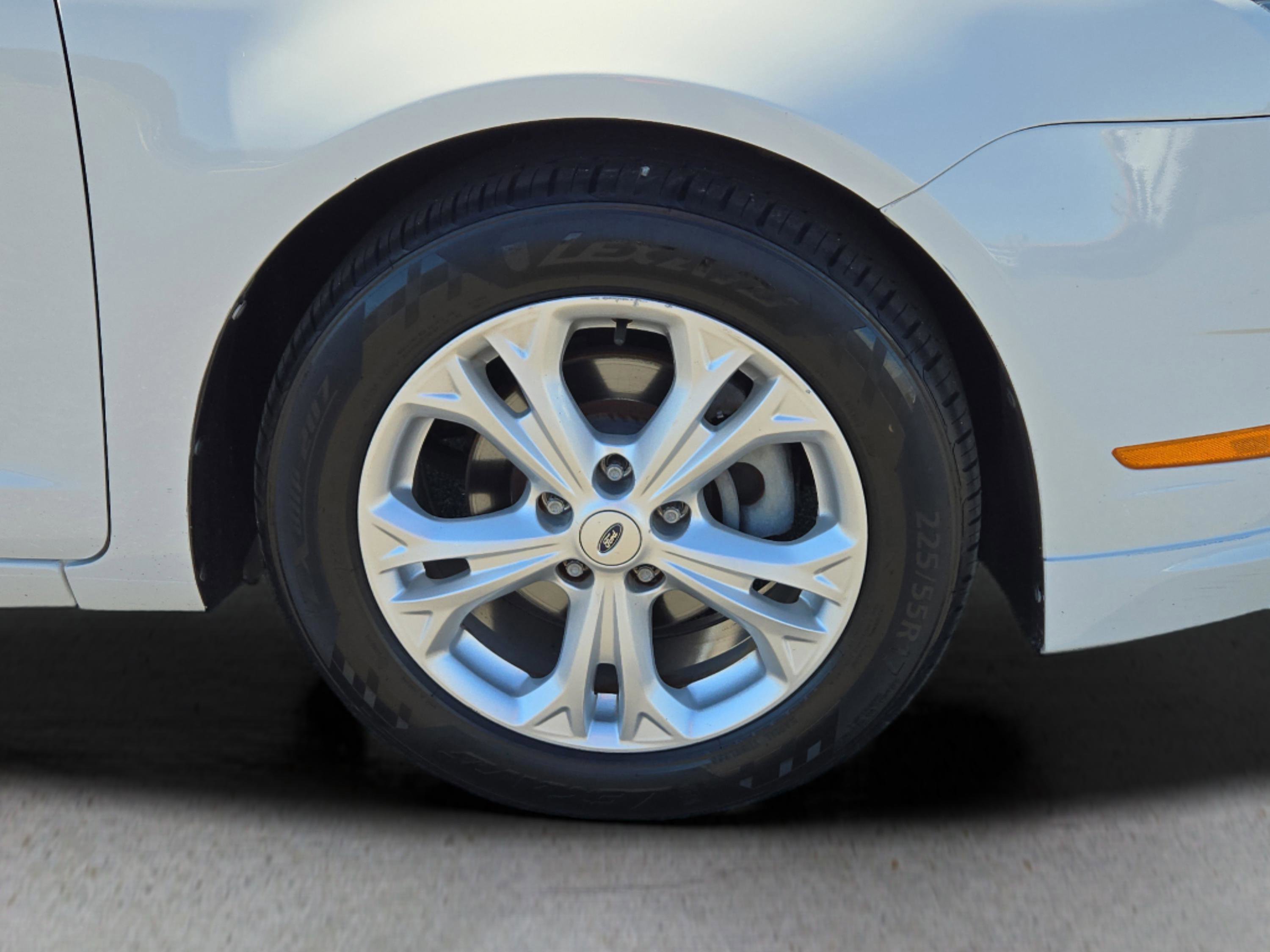 Used 2012 Ford Fusion SE image 3