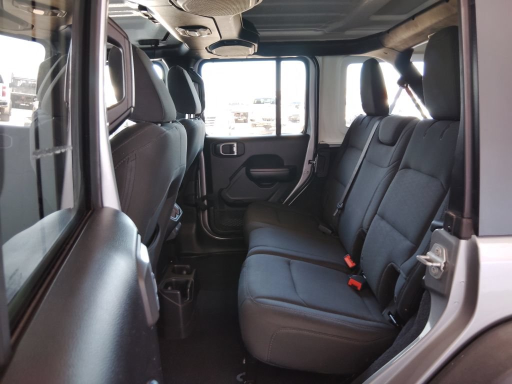Used 2018 Jeep Wrangler Unlimited Sport S AWD/4WD image 18
