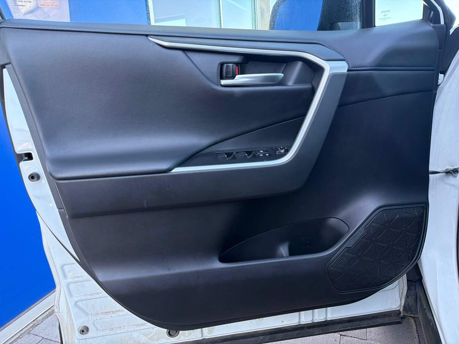 Used 2020 Toyota RAV4 XSE AWD/4WD image 18