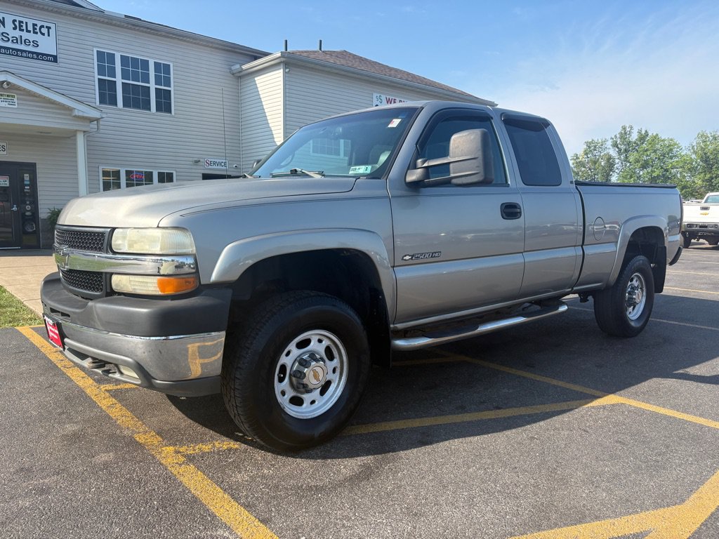 Used 2002 Chevrolet Silverado 2500 LS w/ Snow Plow Prep Pkg AWD/4WD image 2