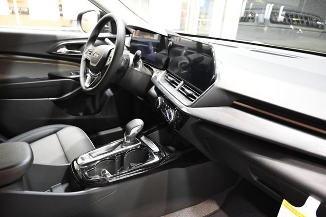New 2026 Chevrolet Trax ACTIV w/ Driver Confidence Package FWD image 13