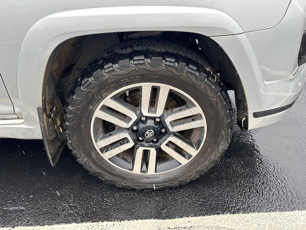 Used 2017 Toyota 4Runner Limited AWD/4WD image 7