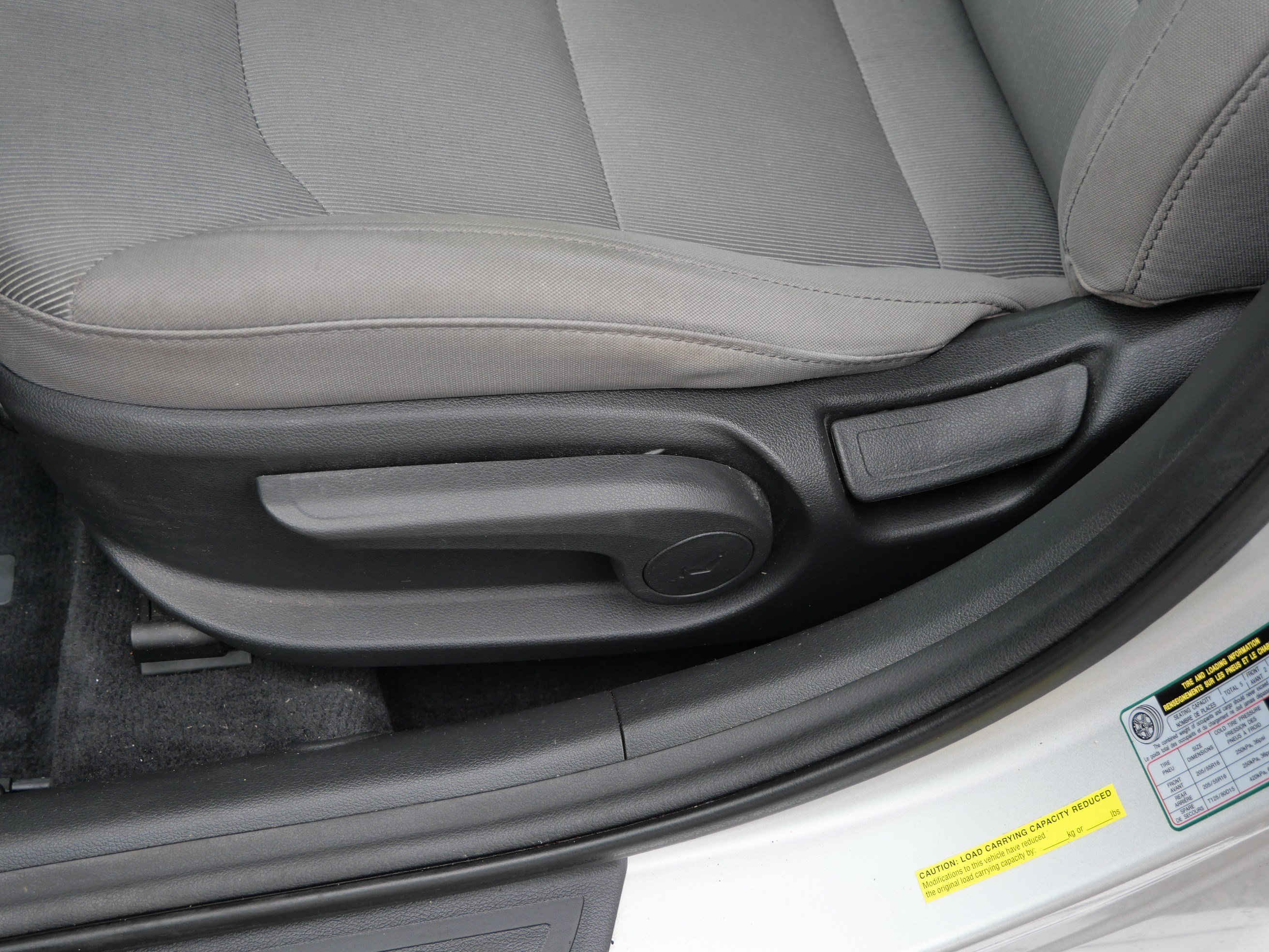 Used 2017 Hyundai Elantra SE FWD image 19