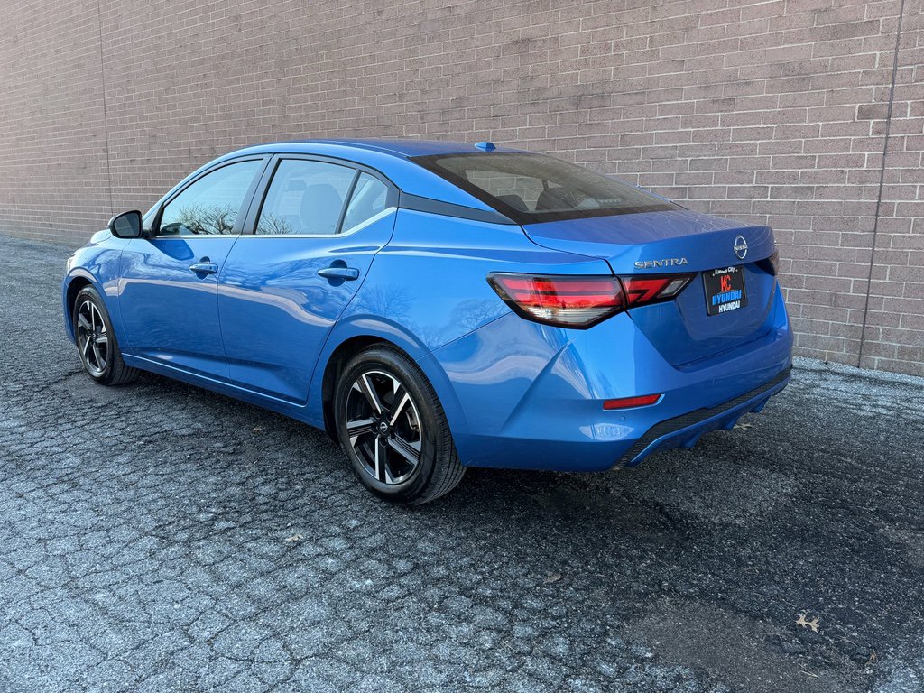 Used 2024 Nissan Sentra SV image 3