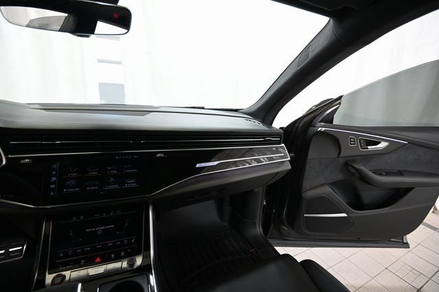 Used 2024 Audi RS Q8 AWD/4WD image 28