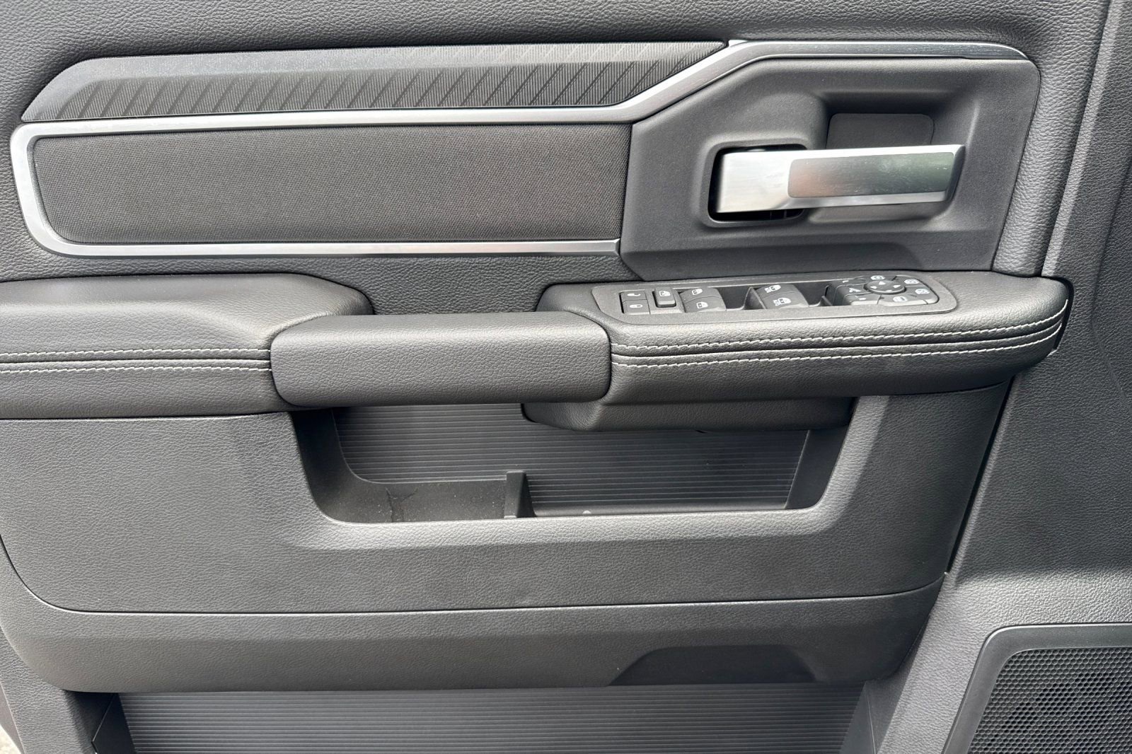 New 2026 RAM 3500 Big Horn AWD/4WD image 7