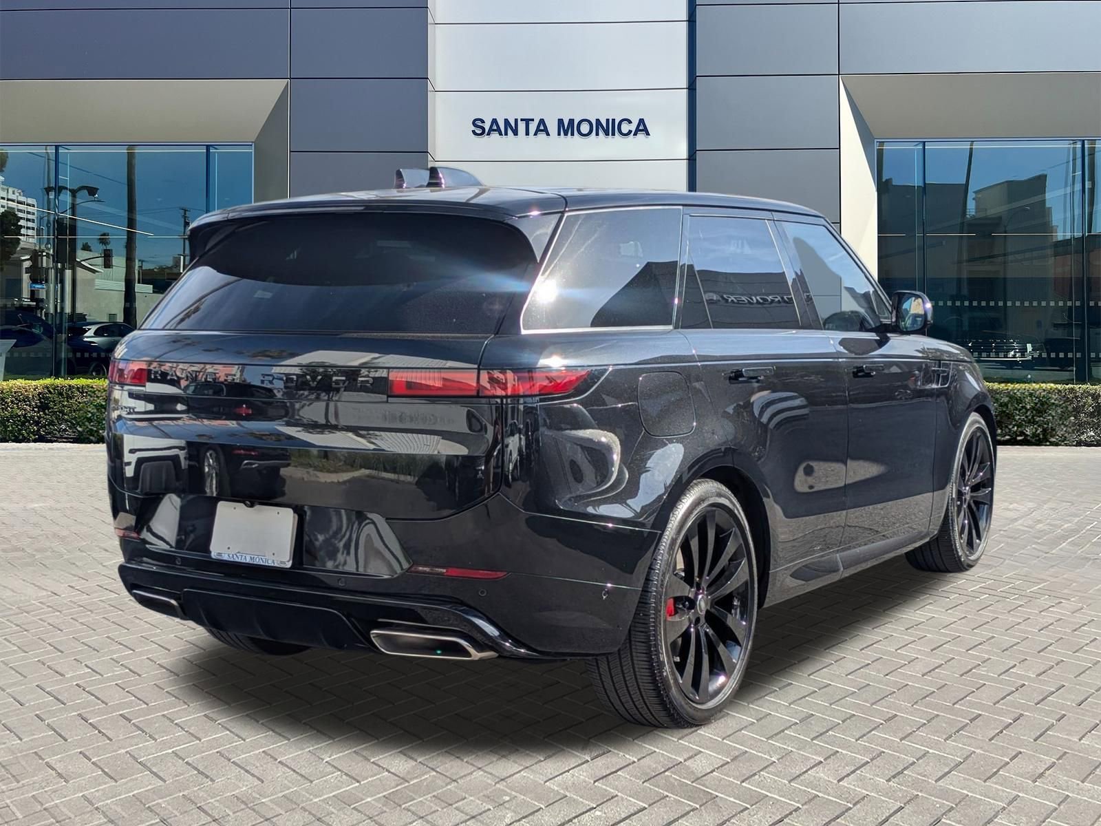 Used 2025 Land Rover Range Rover Sport Dynamic SE image 5
