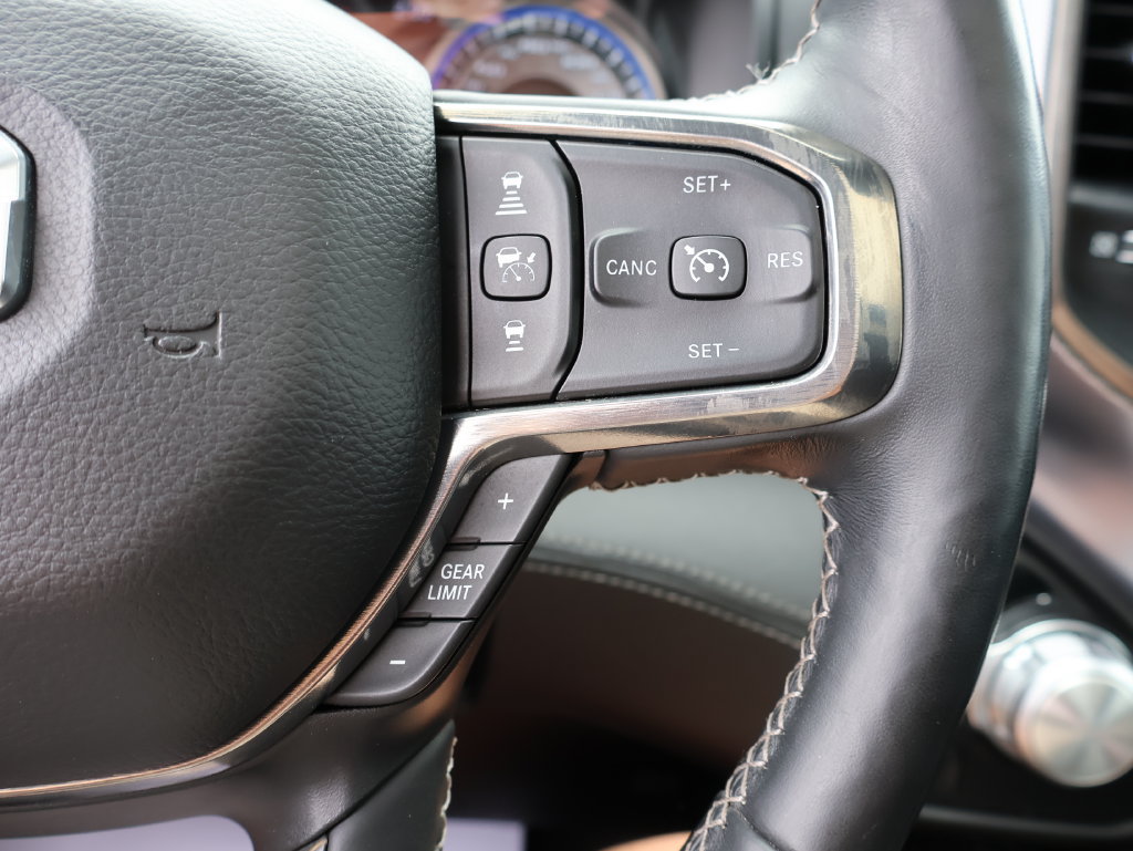 Used 2020 RAM 1500 Limited w/ Black Appearance Package RWD image 27