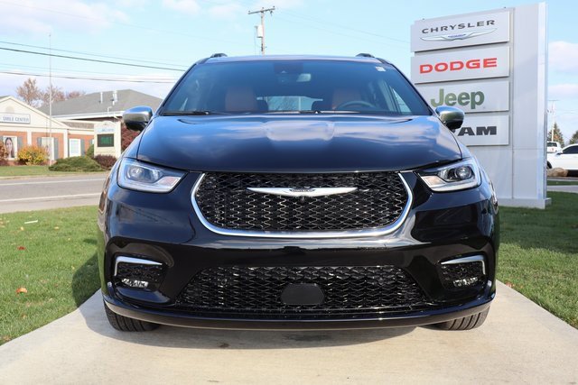 New 2026 Chrysler Pacifica Pinnacle w/ Trailer Tow Group image 5