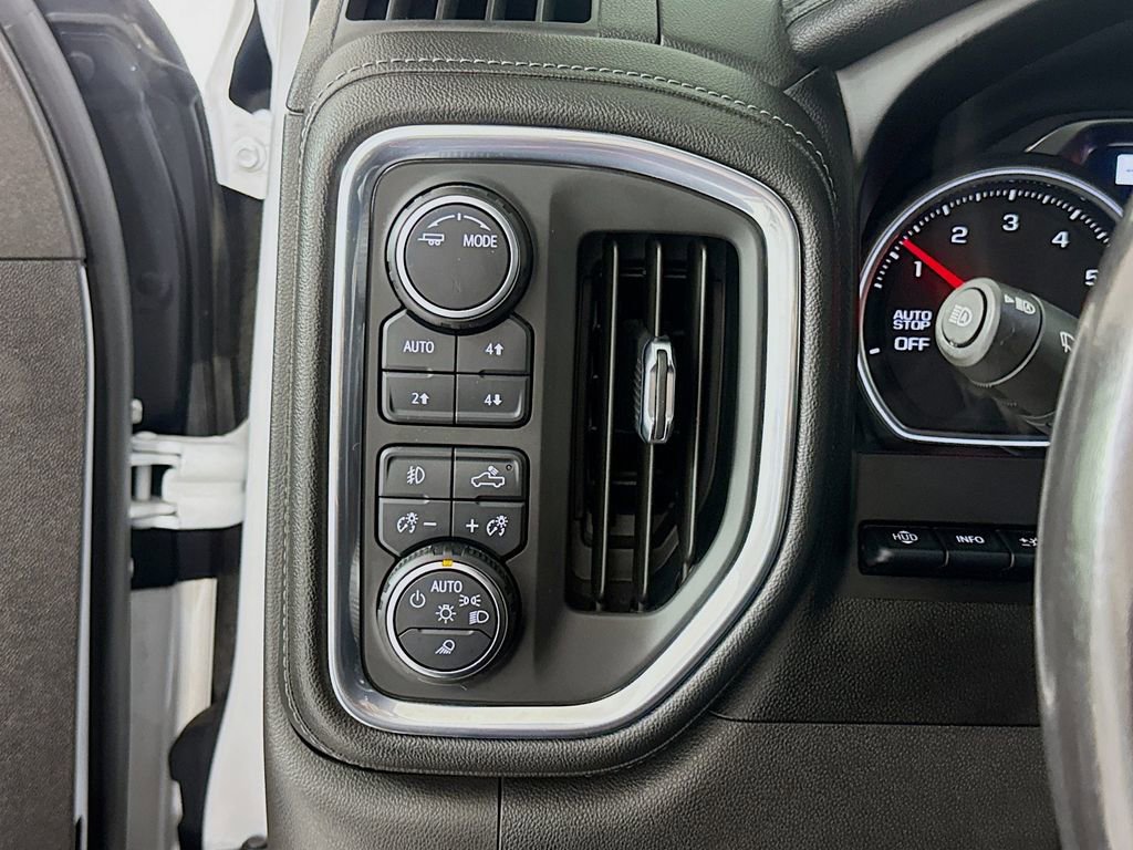 Used 2021 Chevrolet Silverado 1500 High Country w/ Technology Package image 11