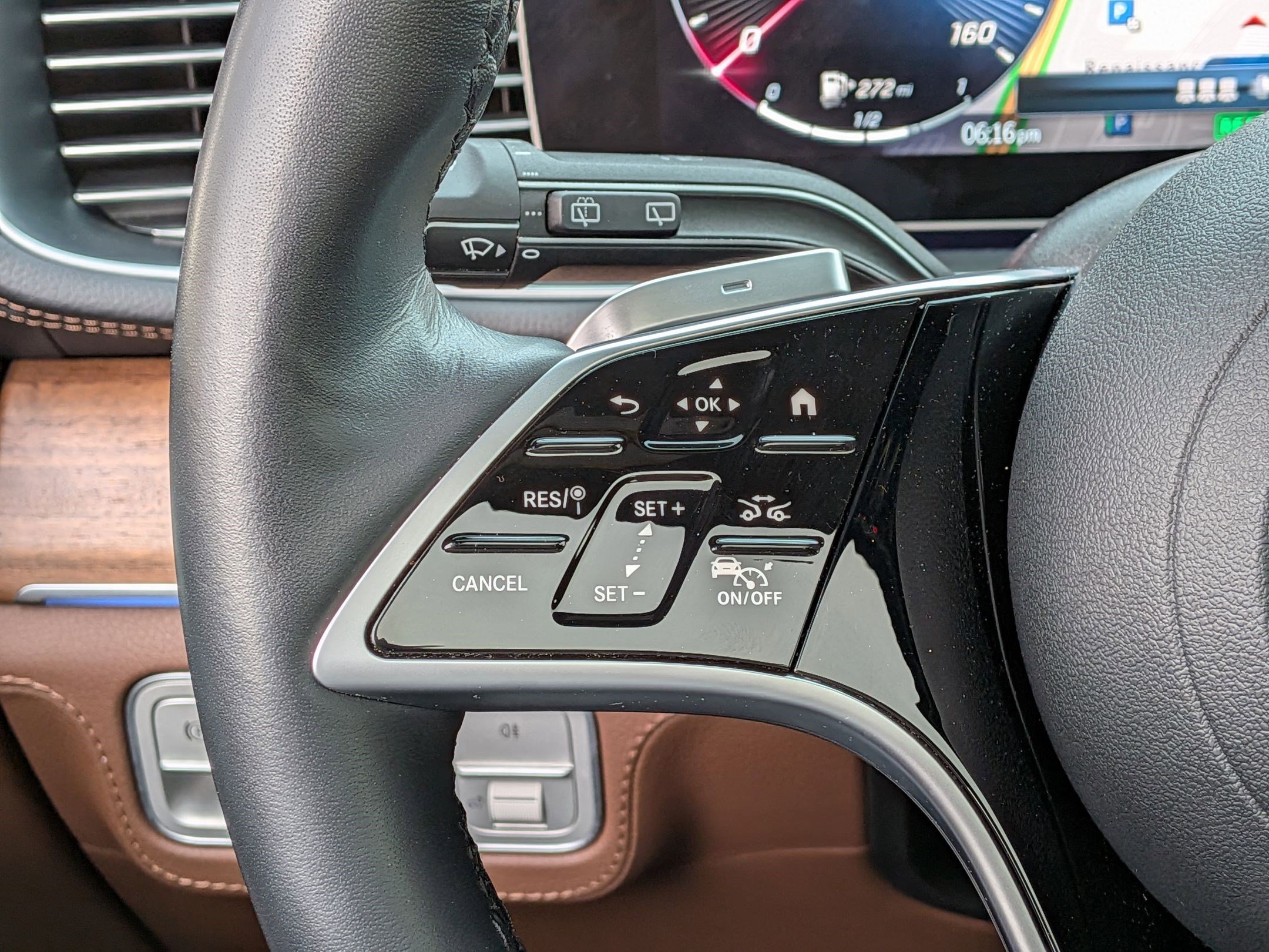 Certified 2025 Mercedes-Benz GLE 450e 4MATIC image 20