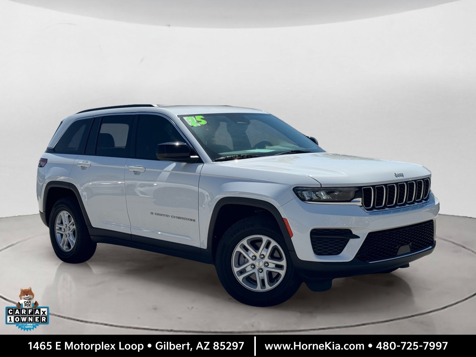 Used 2025 Jeep Grand Cherokee Laredo w/ Luxury Tech Group I AWD/4WD image 1