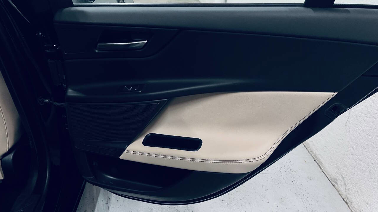 Used 2019 Jaguar XE Prestige image 37