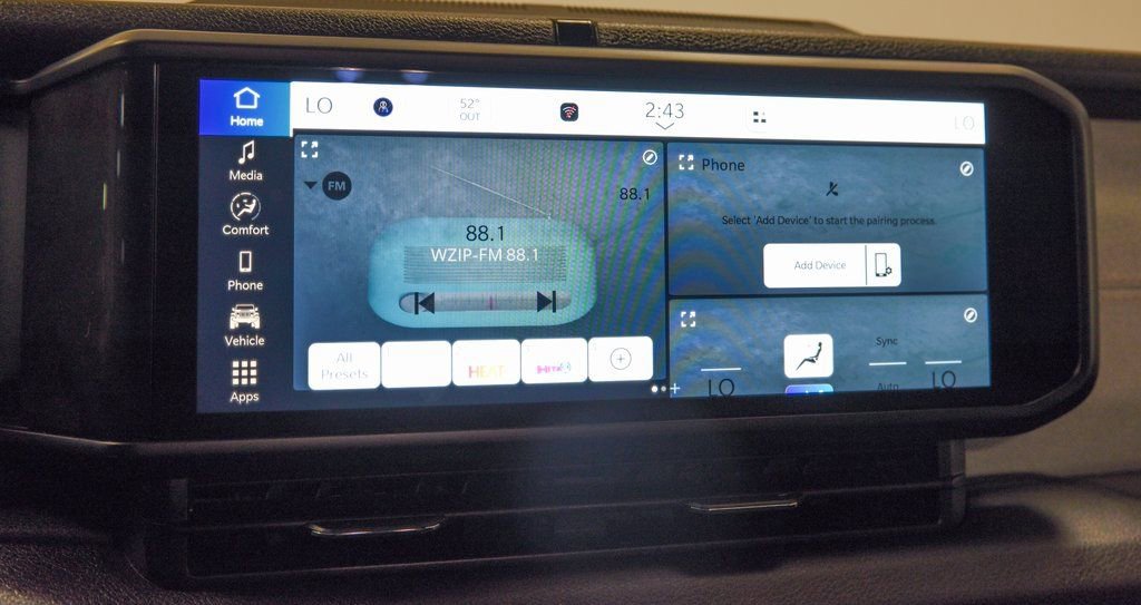 Used 2024 Jeep Wrangler Unlimited w/ Technology Group image 19